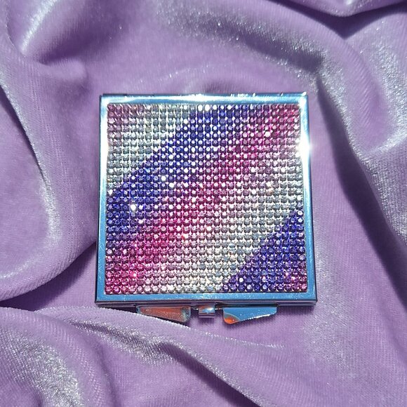 Bling Mirrored Compact, Glitter Converse Keychain and a Lavender Pen - Picture 2 of 5